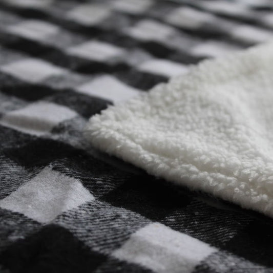 Culcus Giftdesign, cu paturica si jucarie, pentru catei, alb-negru, 50x40cm