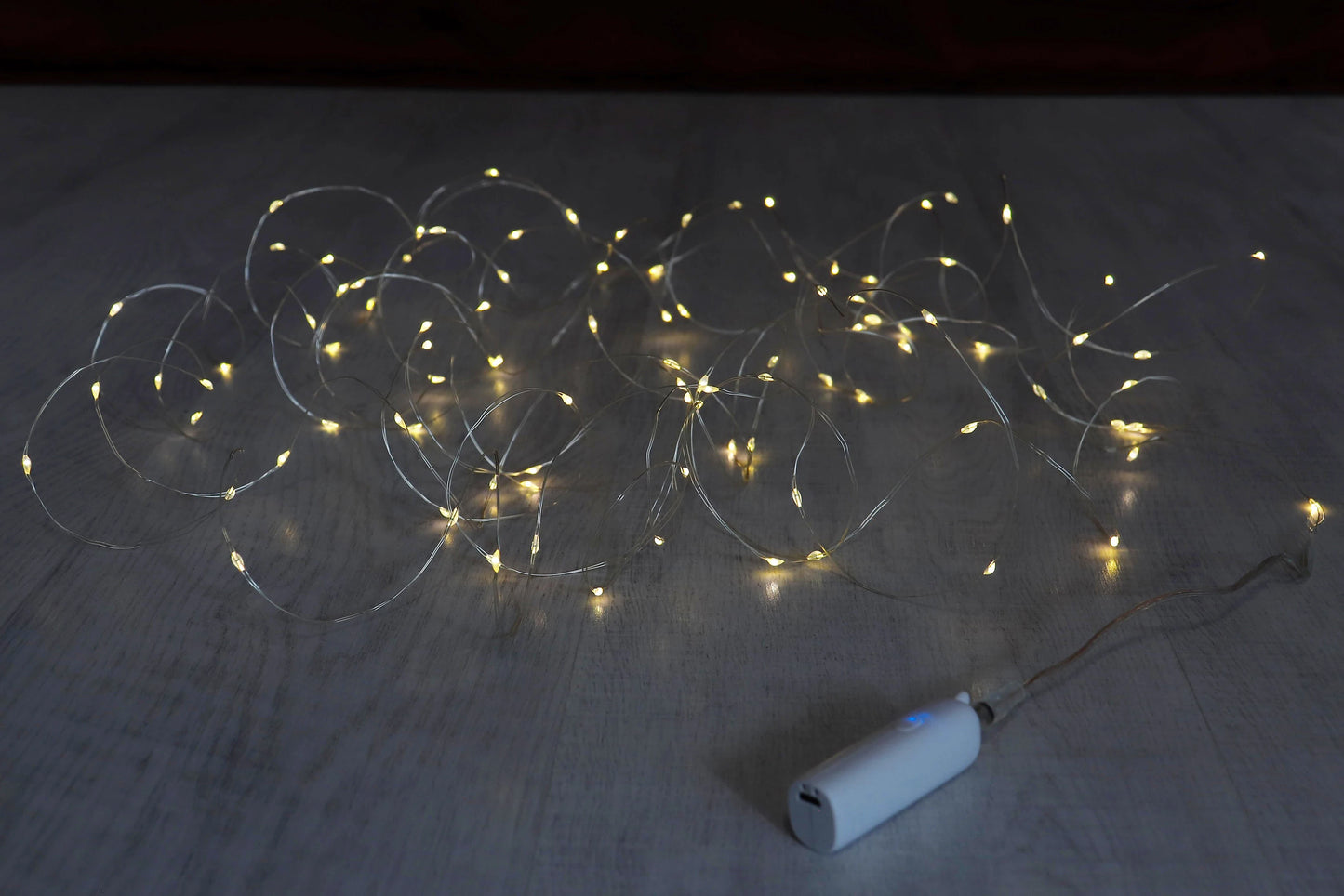 Instalatie Craciun 100 microLED-uri cu lumina calda, 10 m, incarcare USB