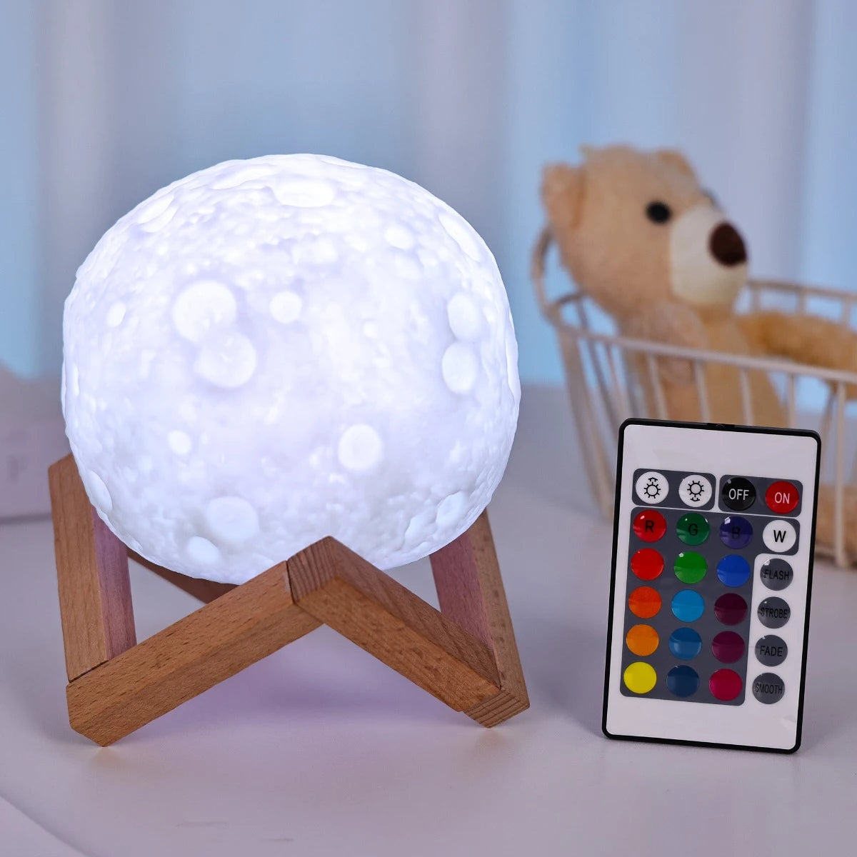 Veioza LED RGB Hoff Luna, cu telecomanda, aspect lemn + alb, modern