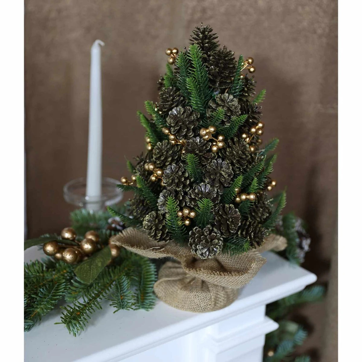 Bradut decorativ de Craciun, verde, inaltime 32 cm