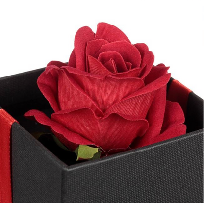 Cutie Decorativa Neagra cu Trandafir Rosu 9x9x10.5cm